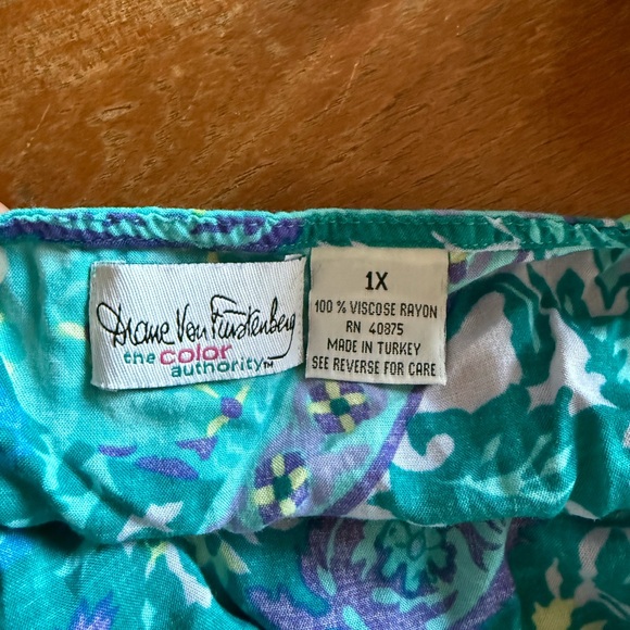 Diane Von Furstenberg Teal and Purple two piece Paisley set - Picture 3 of 3